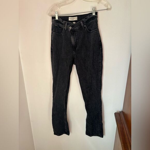 Abercrombie & Fitch Denim - Abercrombie black the 90s slim straight high rise jeans size 2 99% cotton